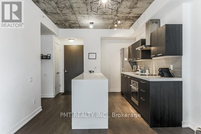 Photo du bâtiment - 560-560 King St W