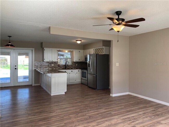Building Photo - Fully Renovated 3BR Pool House