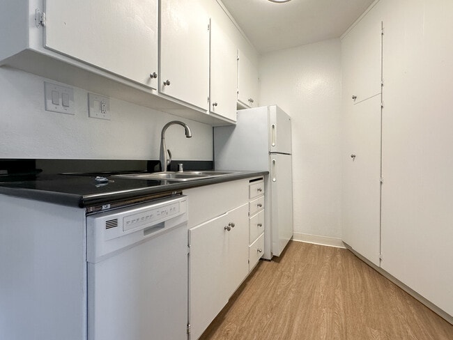 Photo - 1823 Lincoln Ave Apartment