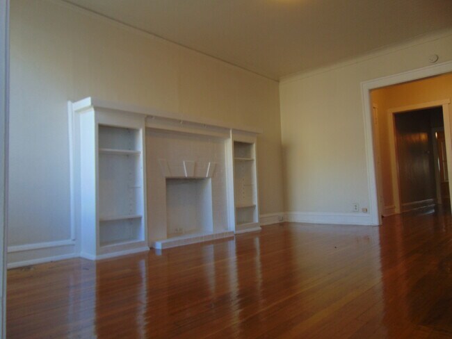 Foto del edificio - 2209 E 70th St