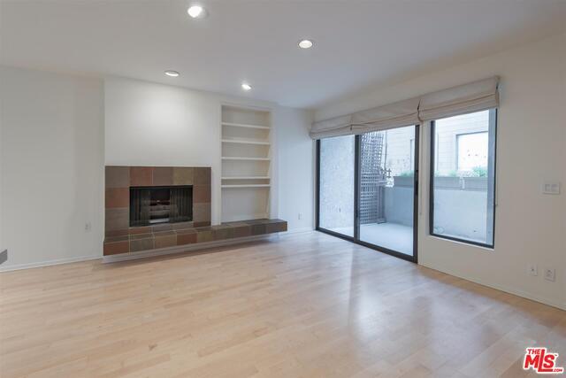 Building Photo - 945 21st St