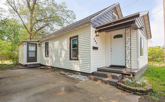 Building Photo - 161 E Barney Ave