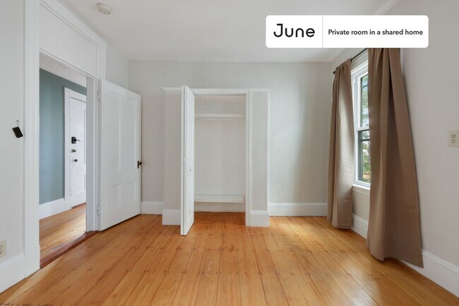 Foto del edificio - Room in Shared 4 bed/1 bath home