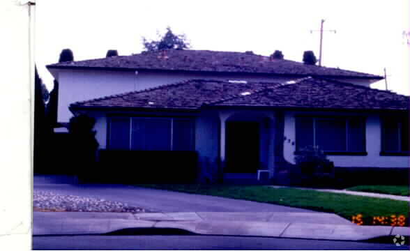 Building Photo - 656 Belladonna Ct