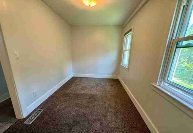 Building Photo - 485 3rd Ave