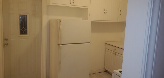 Cocina - 6519 S Eberhart Ave