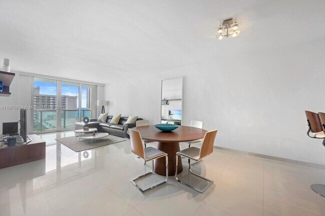 Foto del edificio - 19370 Collins Ave