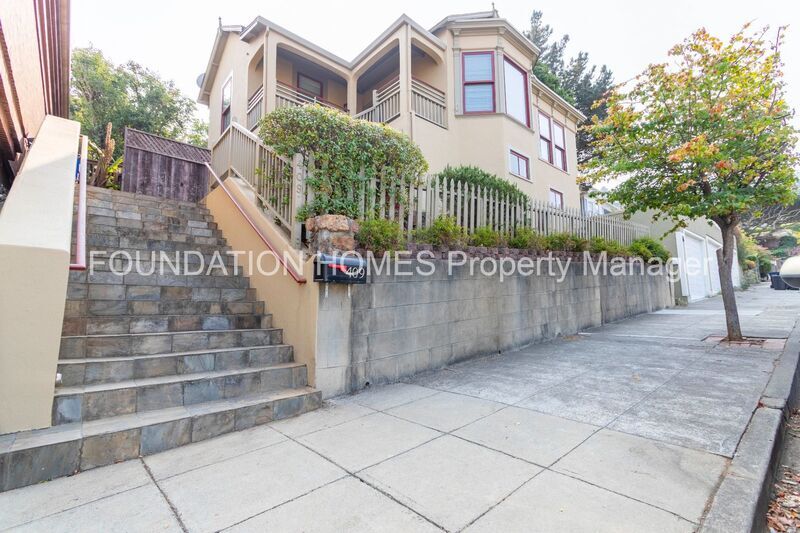 Primary Photo - 409 Johnson St