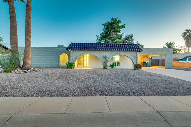 Building Photo - 6611 E Eugie Terrace