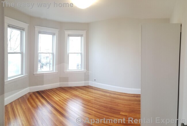 Foto del edificio - Inman / Central Square 4 bed, 2 Full Baths