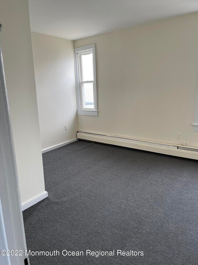 Foto del edificio - 43 Webb Ave