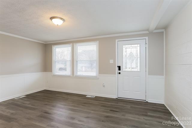 Building Photo - 806 Primrose Ln NW
