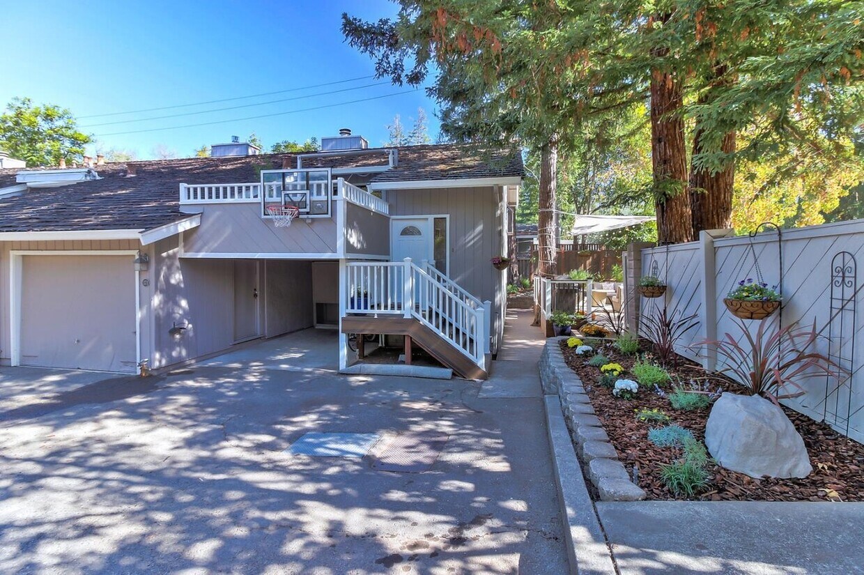 Primary Photo - 171 Villa Ave
