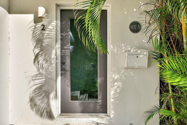 Foto del edificio - 902 N J St