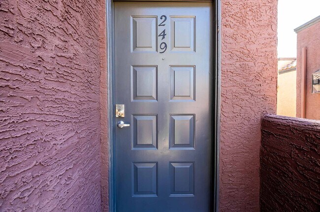 Foto del edificio - AVAILABLE TODAY!