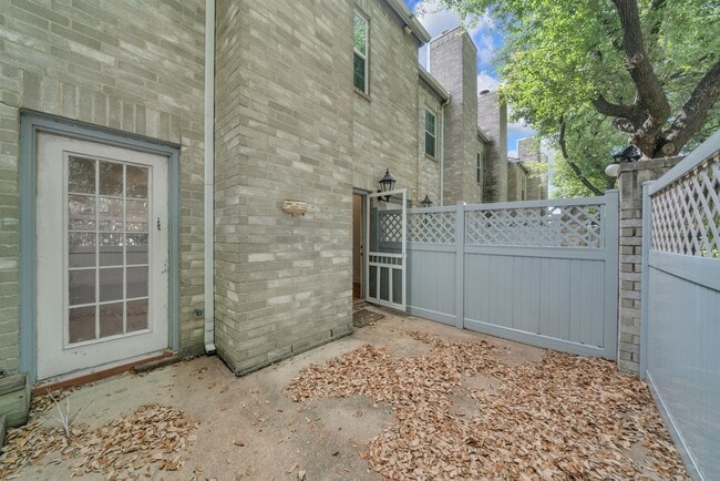 Building Photo - 6000 Reims Rd