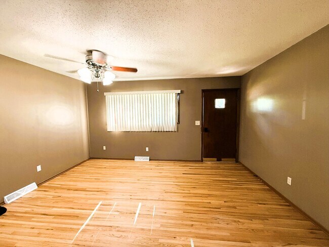 Foto del edificio - 3147 S Gordon Ave