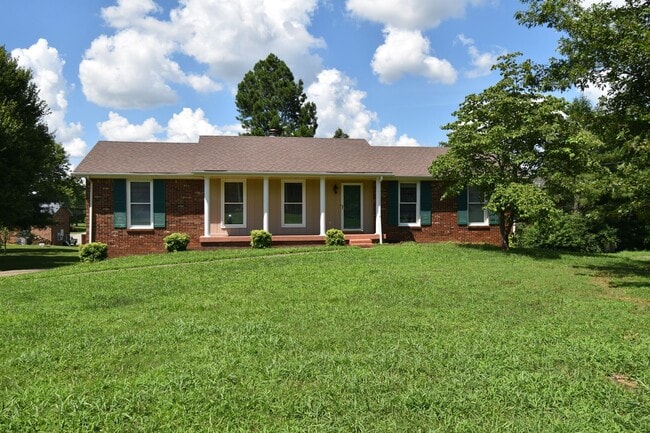 Building Photo - 3049 Westchester Dr