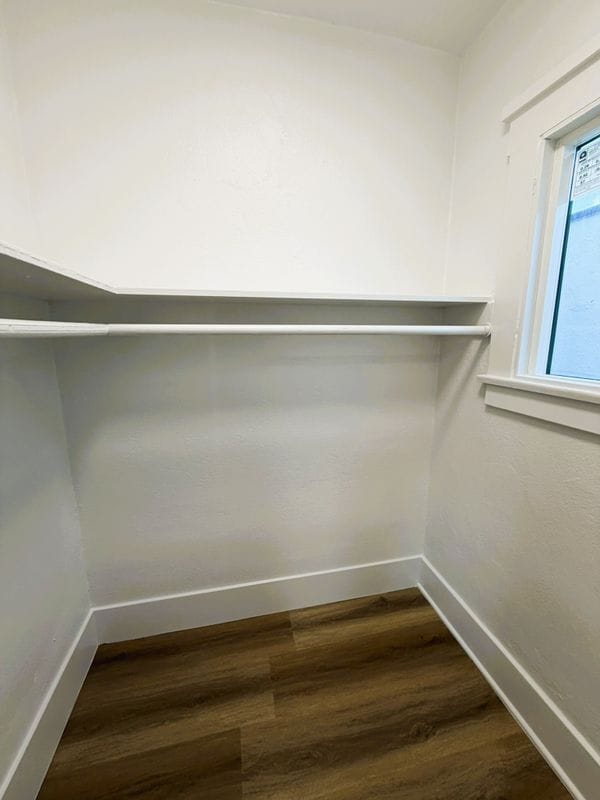 Foto del edificio - 1175 E Broadway