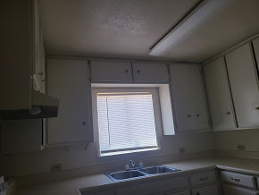 Building Photo - Open , bright, airy all tile unit