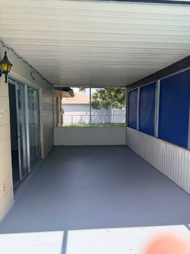 Building Photo - 3 Bedroom 2 Bathroom Oversized 2 Car Garage with a Pool!