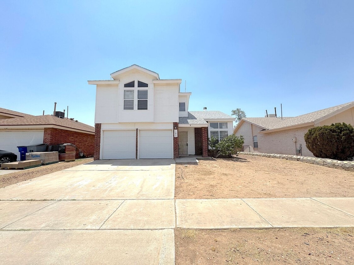 Foto principal - Northeast El Paso 3 Bed/2 Bath