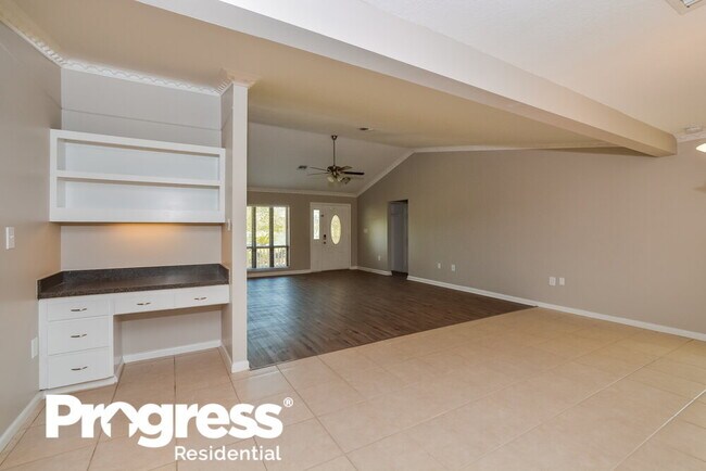 Building Photo - 5202 Royal Oak Dr