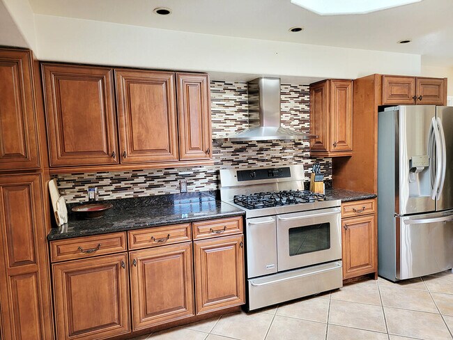 Building Photo - 72816 Mesa View Dr