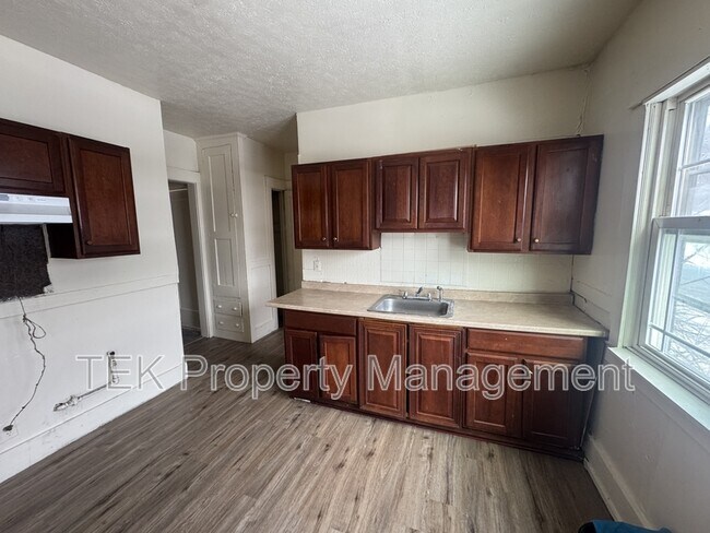 Foto del edificio - 472-474-474 Ave D