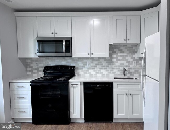 Foto del edificio - 13756 Flowing Brook Ct