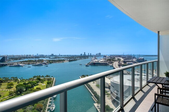 Foto del edificio - 888 Biscayne Blvd