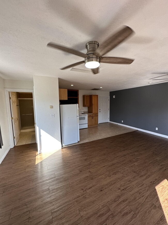 Photo - 1405 E MacKenzie Dr Townhome