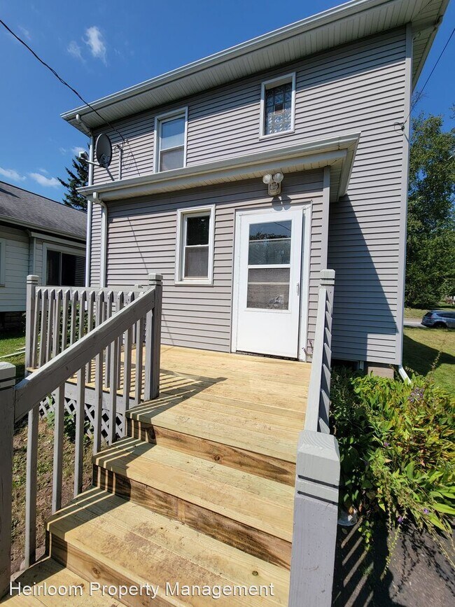 Building Photo - 3 br, 1 bath House - 3726 Grand Ave