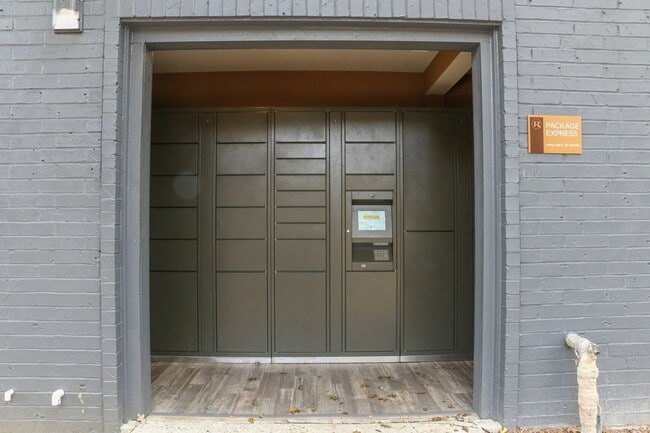 Secure Package Lockers - Renata on Fredericksburg