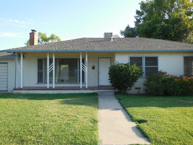 Foto del edificio - 456 Drakeley Ave