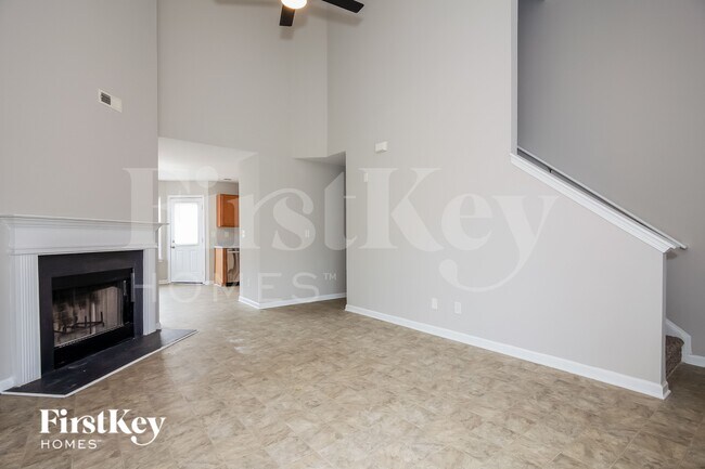 Foto del edificio - 7301 Hidden Creek Dr