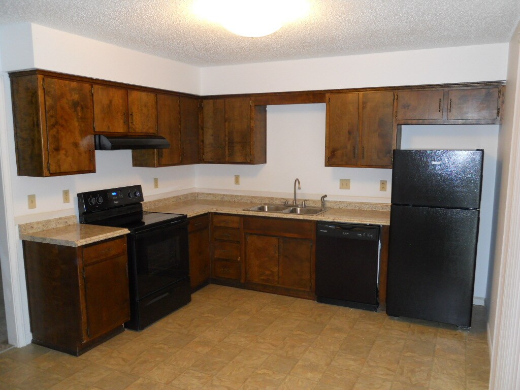 Primary Photo - 2003 Heatherwood Dr