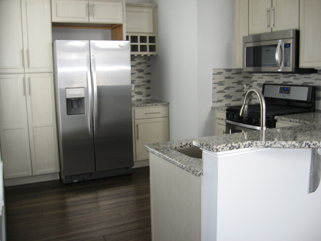 612 S Main Apt 203 - 612 S Main St