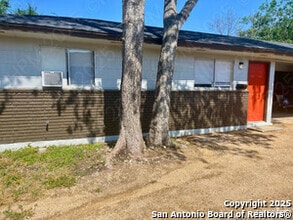 Building Photo - 813 John Adams Dr
