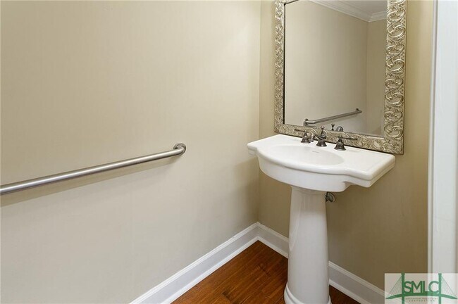 Foto del edificio - 315 Commercial Dr