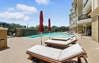 Building Photo - 7575 Kirby Dr