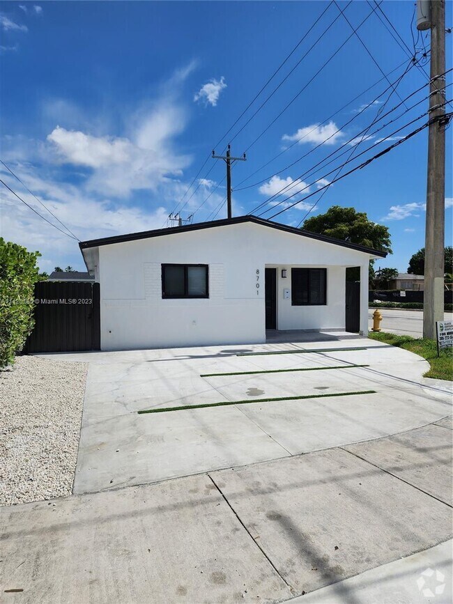 Coral Way Village Houses under 2,000 Miami, FL 2 Homes