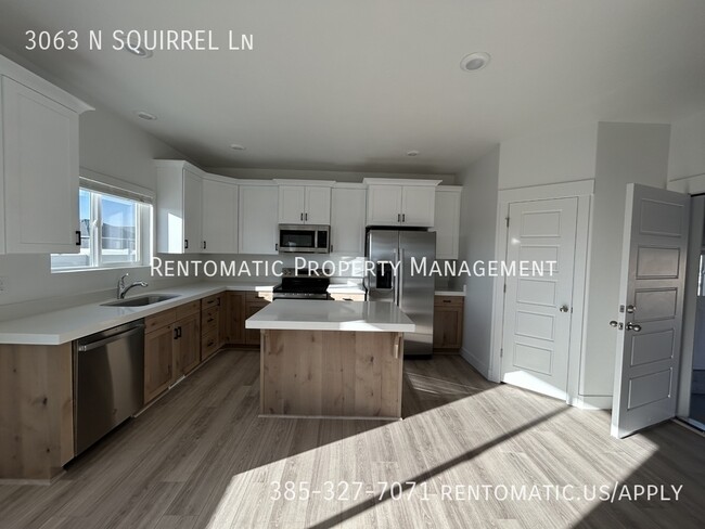 Foto del edificio - 3063 Squirrel Ln