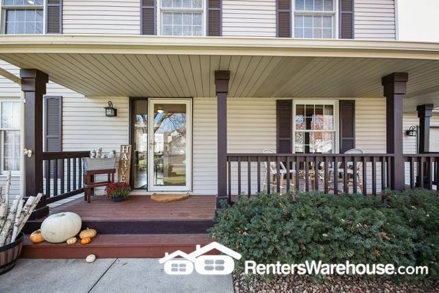 Building Photo - Available May 1 - 4 Bedroom 3.5 Bath single family home in Woodbury