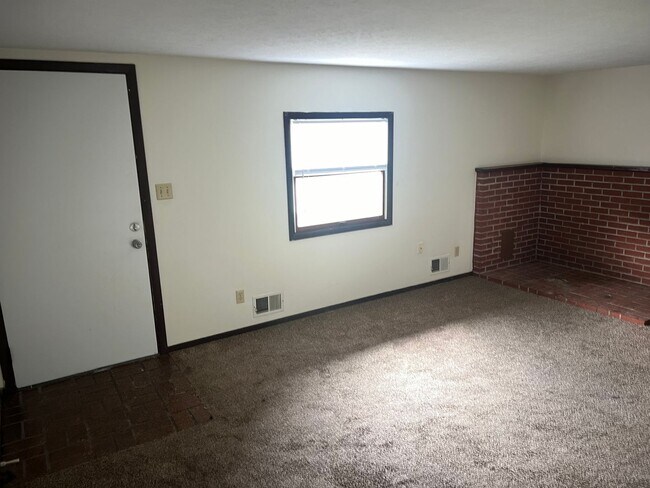 Foto del edificio - 5418-5422 Menlo Ct