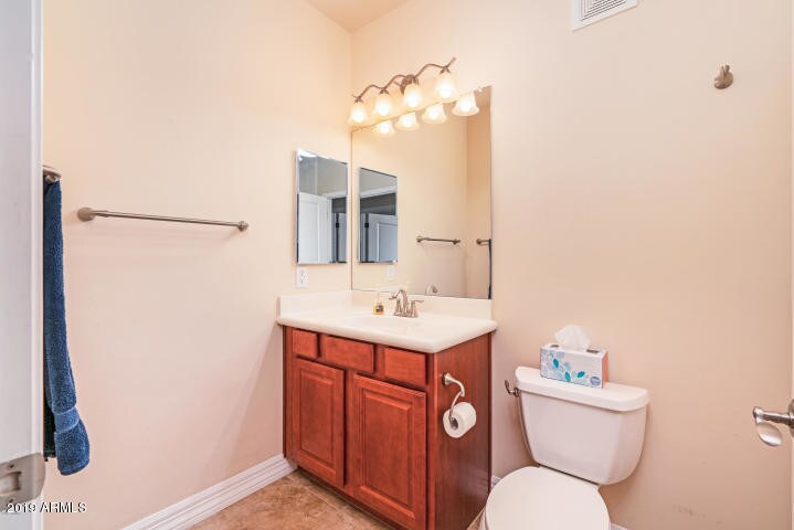 Foto del edificio - 10757 N 74th St