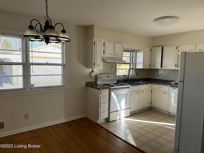 Building Photo - 505 Westwood Dr