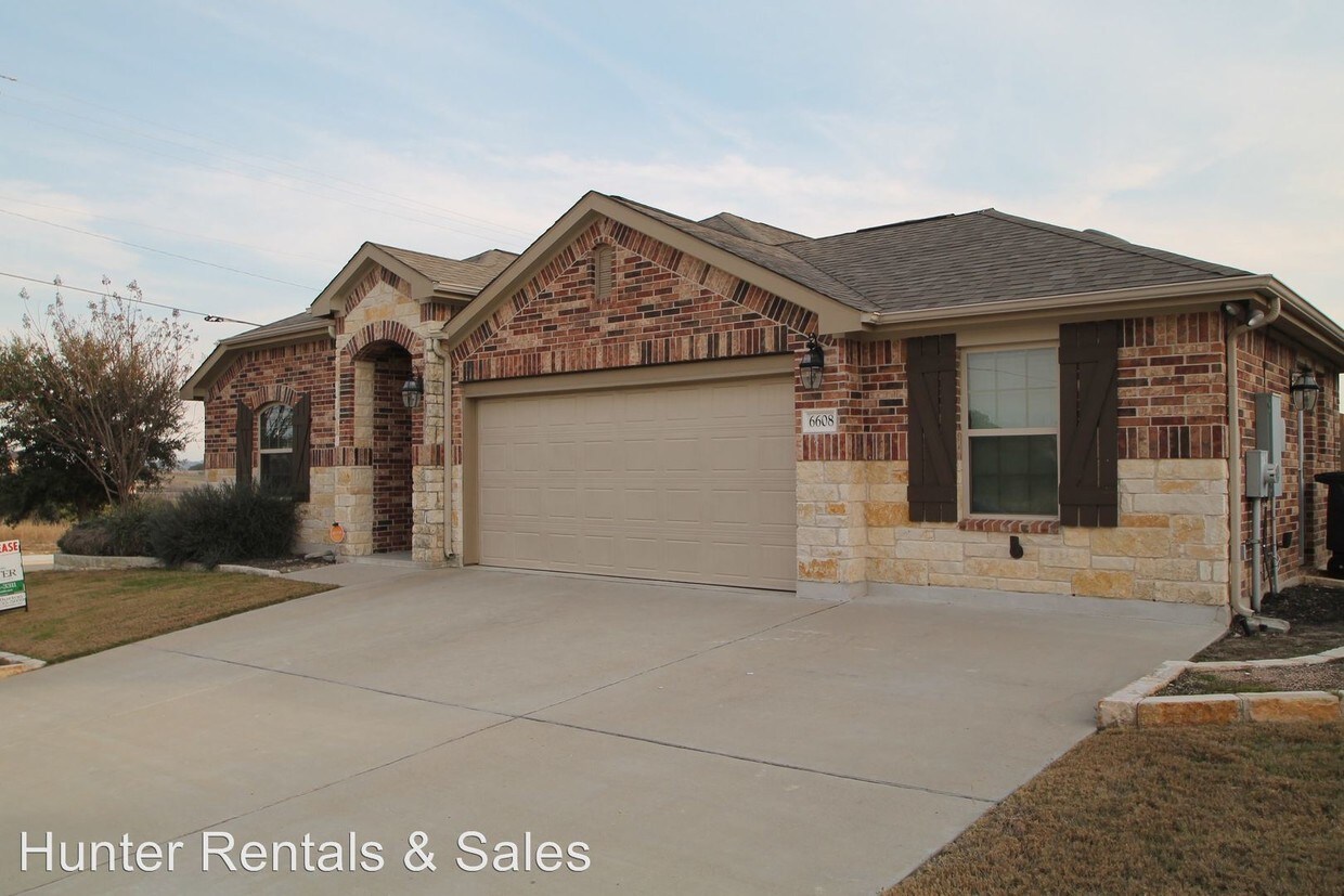 Primary Photo - 4 br, 2 bath House - 6608 Serpentine Dr