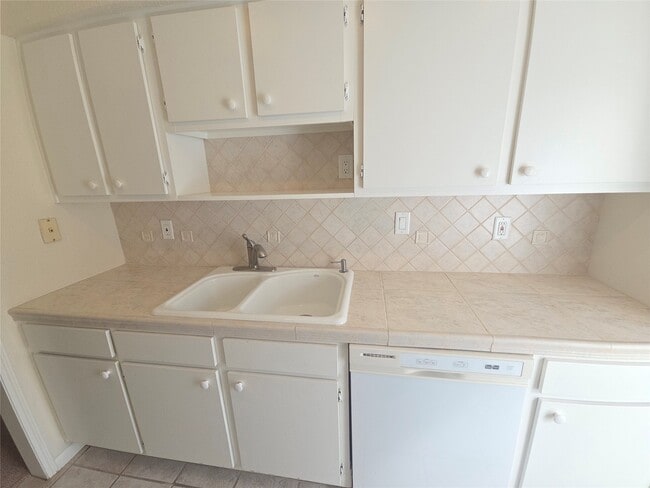 Building Photo - 2350 Bering Dr