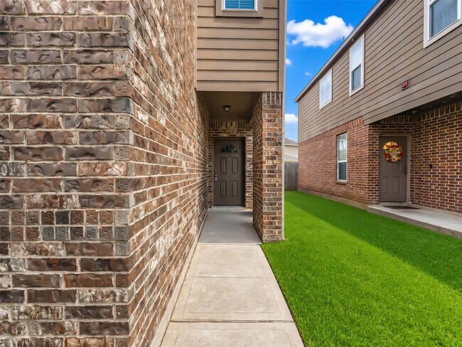 Building Photo - 12215 Zenith Ridge Way